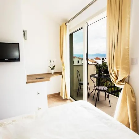 Suzy Lux- Duplex Two Bedroom With Swimming Pool And Sea View Villa