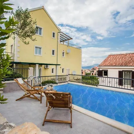 Suzy Lux- Duplex Two Bedroom With Swimming Pool And Sea View * Sutivan