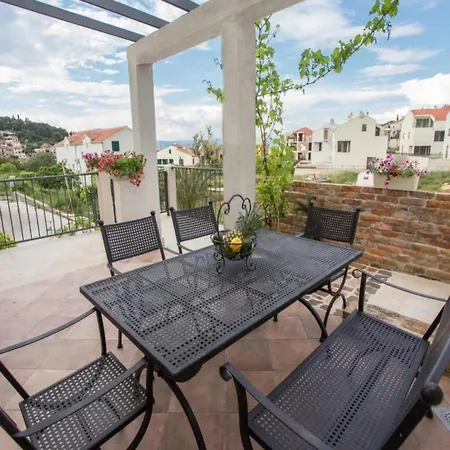 Suzy Lux- Duplex Two Bedroom With Swimming Pool And Sea View