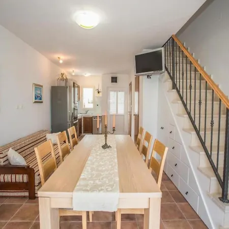 Suzy Lux- Duplex Two Bedroom With Swimming Pool And Sea View Villa Sutivan