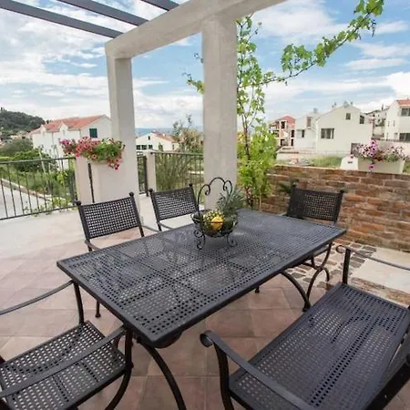 Villa Suzy Lux- Duplex Two Bedroom With Swimming Pool And Sea View Sutivan