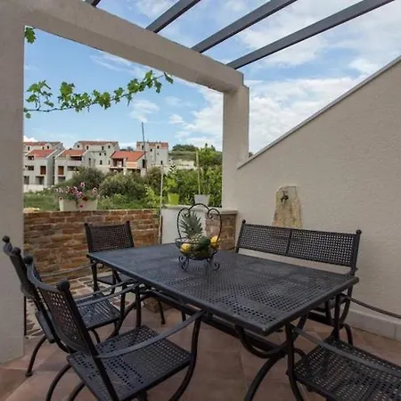 Suzy Lux- Duplex Two Bedroom With Swimming Pool And Sea View Villa Sutivan