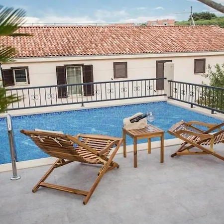 Suzy Lux- Duplex Two Bedroom With Swimming Pool And Sea View *